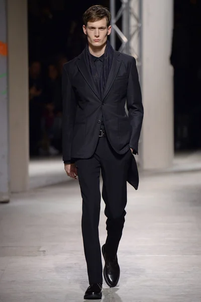 Look 8